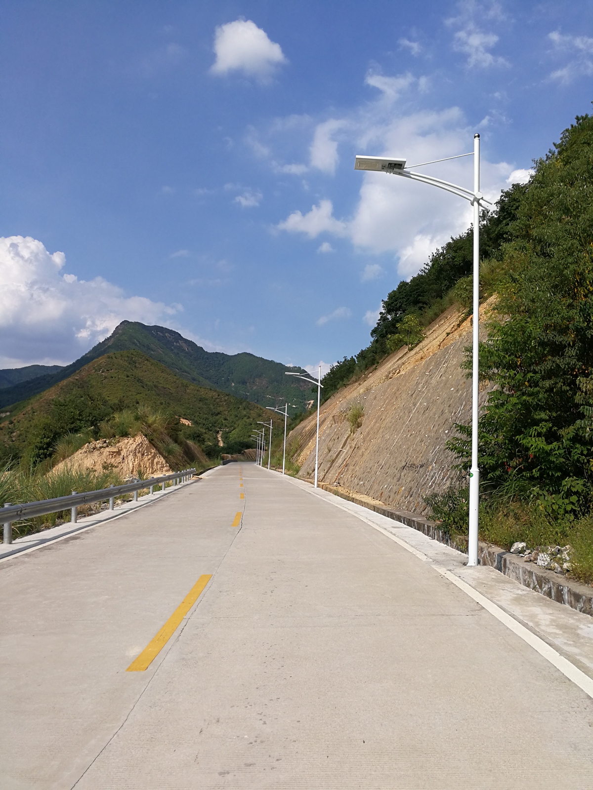 免接線光能路燈