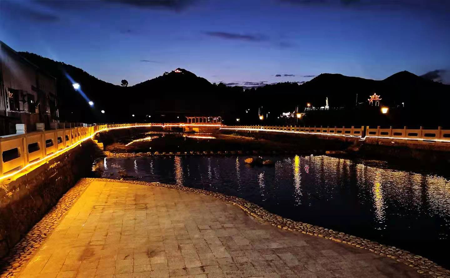 公園微光景觀燈帶