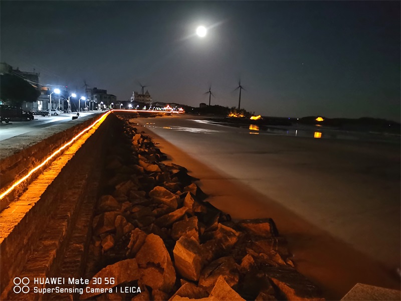 2022太陽能無電亮化夜景道路景觀燈帶