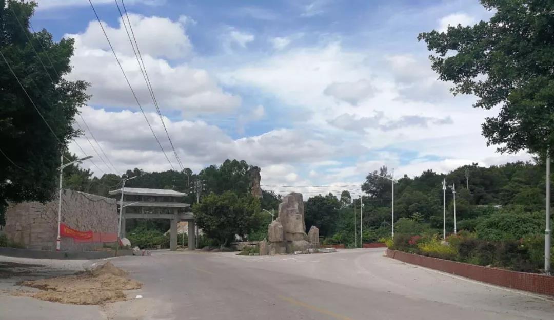 淺談微光夜夜明光伏云自發(fā)電路燈為何適合走美麗鄉(xiāng)村建設(shè)之路-微光發(fā)電建設(shè)明天: 微光路燈專家工作站負(fù)責(zé)人徐建明先生分享